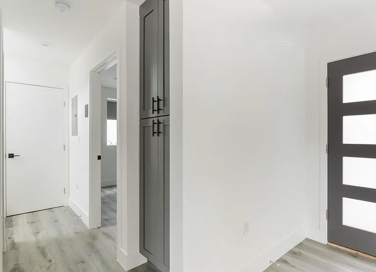 5641 Auckland Ave — Photo 2
