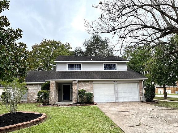 3rd image of 10802 Sagebluff Dr