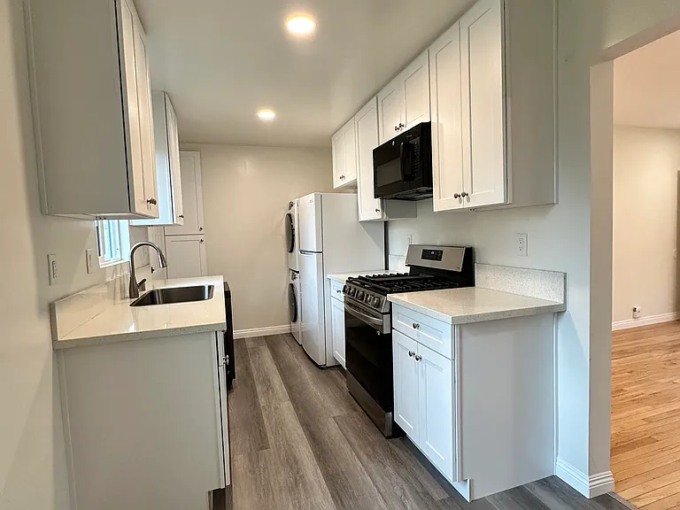 1491 El Sereno Ave — Photo 5