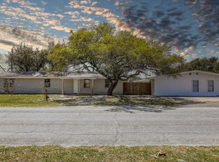 604 S 11th St, Aransas Pass, TX 78336