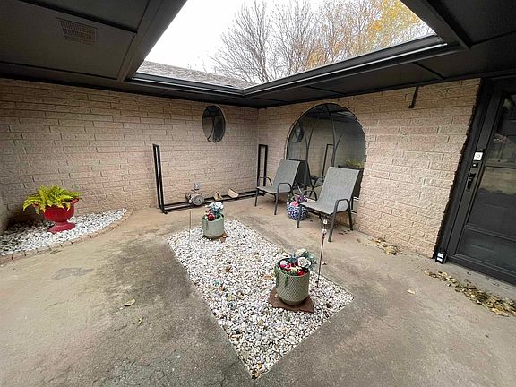 4th image of 4301 Unruh Dr