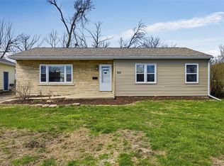 202 6th Ave, Hiawatha, IA
