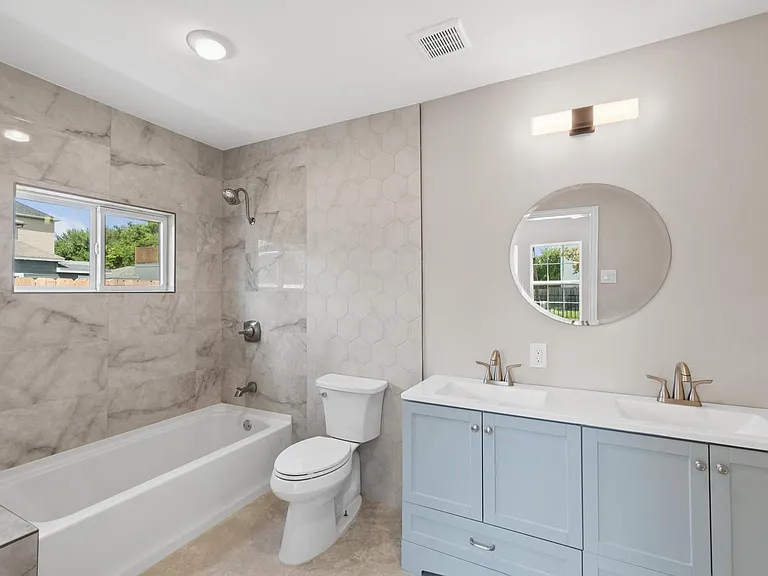 2220 Holman St — Photo 16