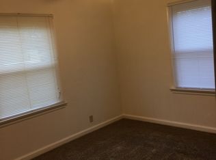 8216 Canyon Dr, Saint Louis, MO 63134