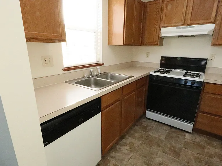 219 Tanglewood Dr #C — Photo 4