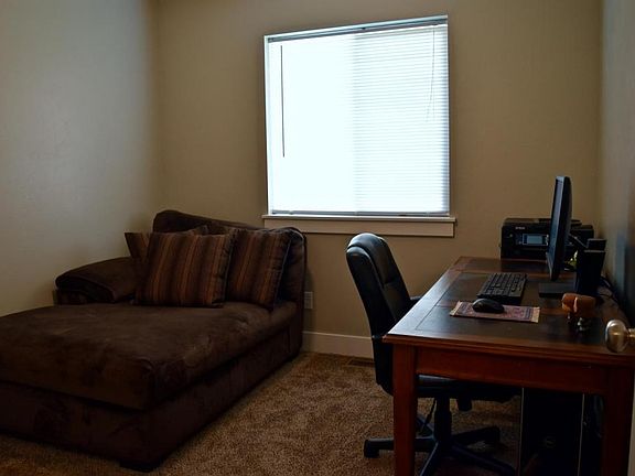 5th image of 685 N Park Ave #A