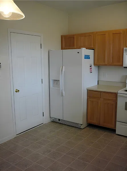 3 bed, 2.5 bath, 1928 sqft, $1,800 — Photo 4
