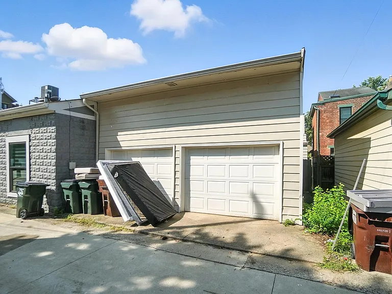843 Overton St — Photo 38