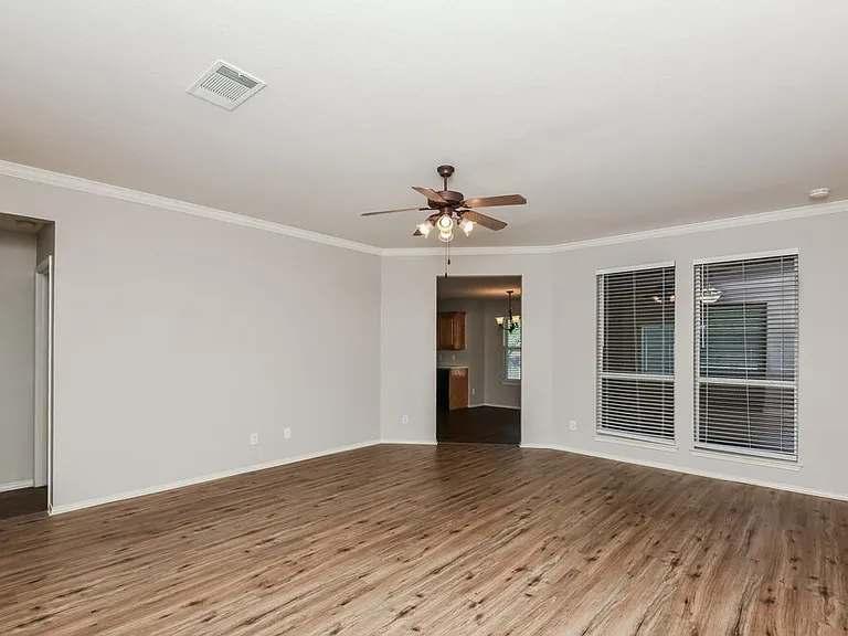1007 Winepress Rd — Photo 4