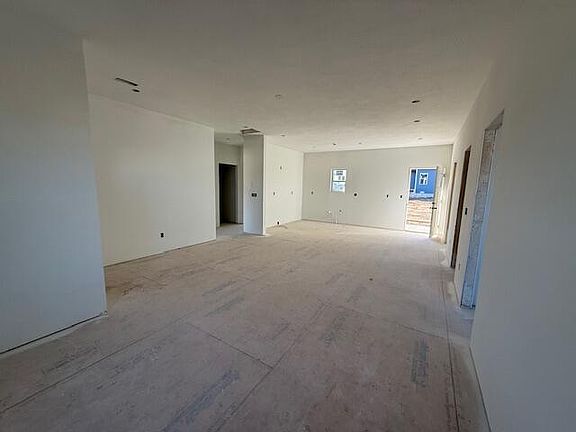 5th image of 135 Maverick Drive