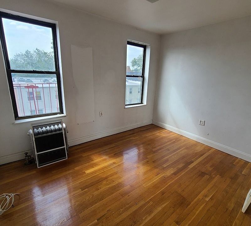 1st image of 21-15 27th St #3D
