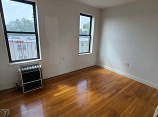 21-15 27th St #3D, Astoria, NY 11105