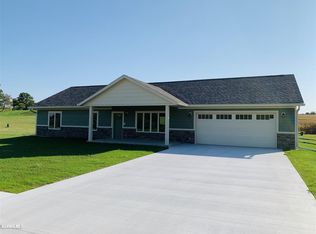 407 Oak Ridge Dr, Lena, IL 61048