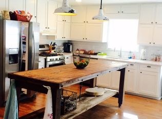 140 Cherokee Pl, Fayetteville, GA 30215