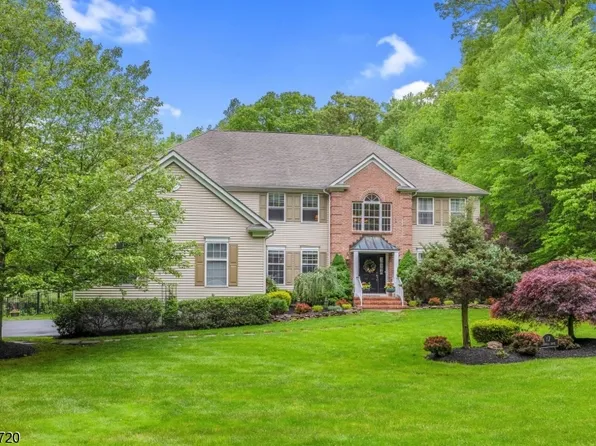 17 Cromwell Dr, Chester Twp., NJ 07930