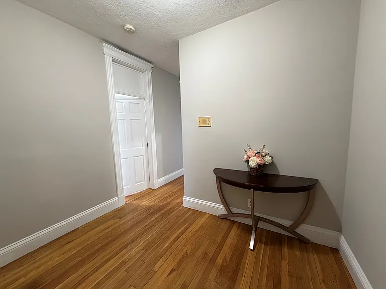 78 Glenville Ave #9 — Photo 4