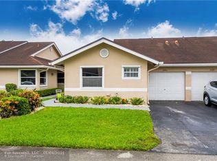 5204 W Lakes Dr, Deerfield Beach, FL 33442