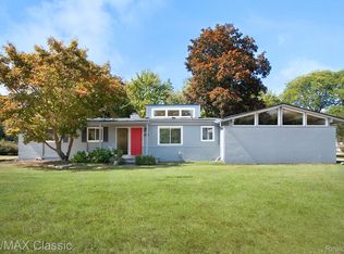 7310 Linda Ln, West Bloomfield, MI 48322