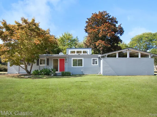 7310 Linda Ln, West Bloomfield, MI 48322