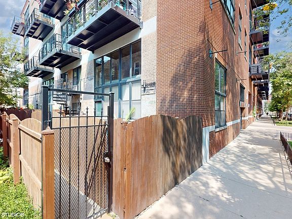 4th image of 1934 N Washtenaw Ave APT 101
