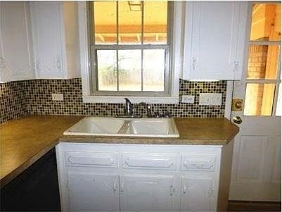 5th image of 1556 N Edgewood Ter