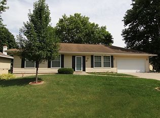 1351 40th Street Pl, Marion, IA 52302