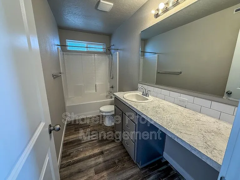 19304 Geneva Way — Photo 26