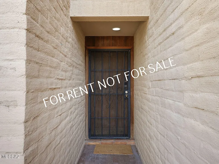 2824 E Sierra Vista Rd — Photo 4