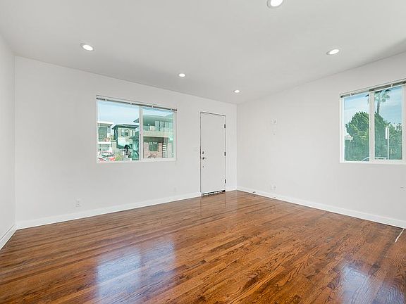 5th image of 3404 Buena Vista St