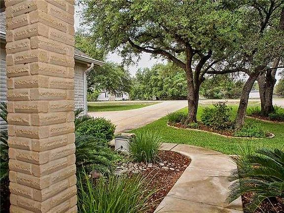 4th image of 104 N Hillview Dr