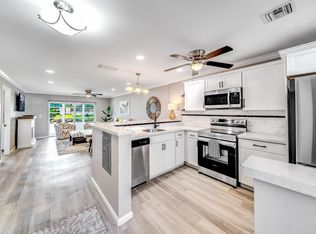 154 Lake Dora Dr, West Palm Beach, FL 33411