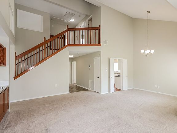5th image of 4627 Green Trail Dr