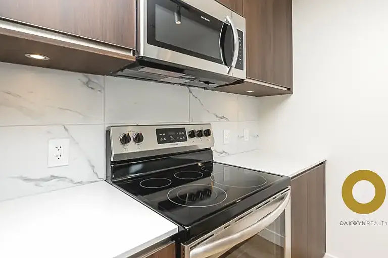 6137 Cambie St #501 — Photo 4
