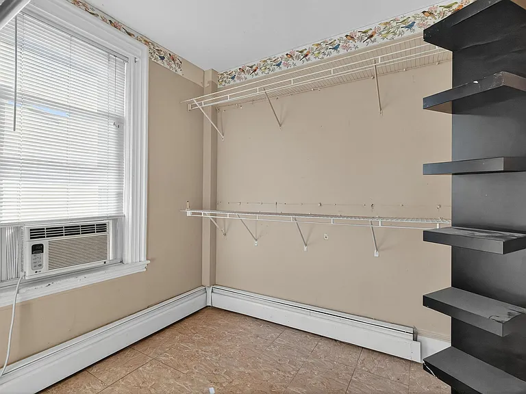404 E 7th St #0 — Photo 15