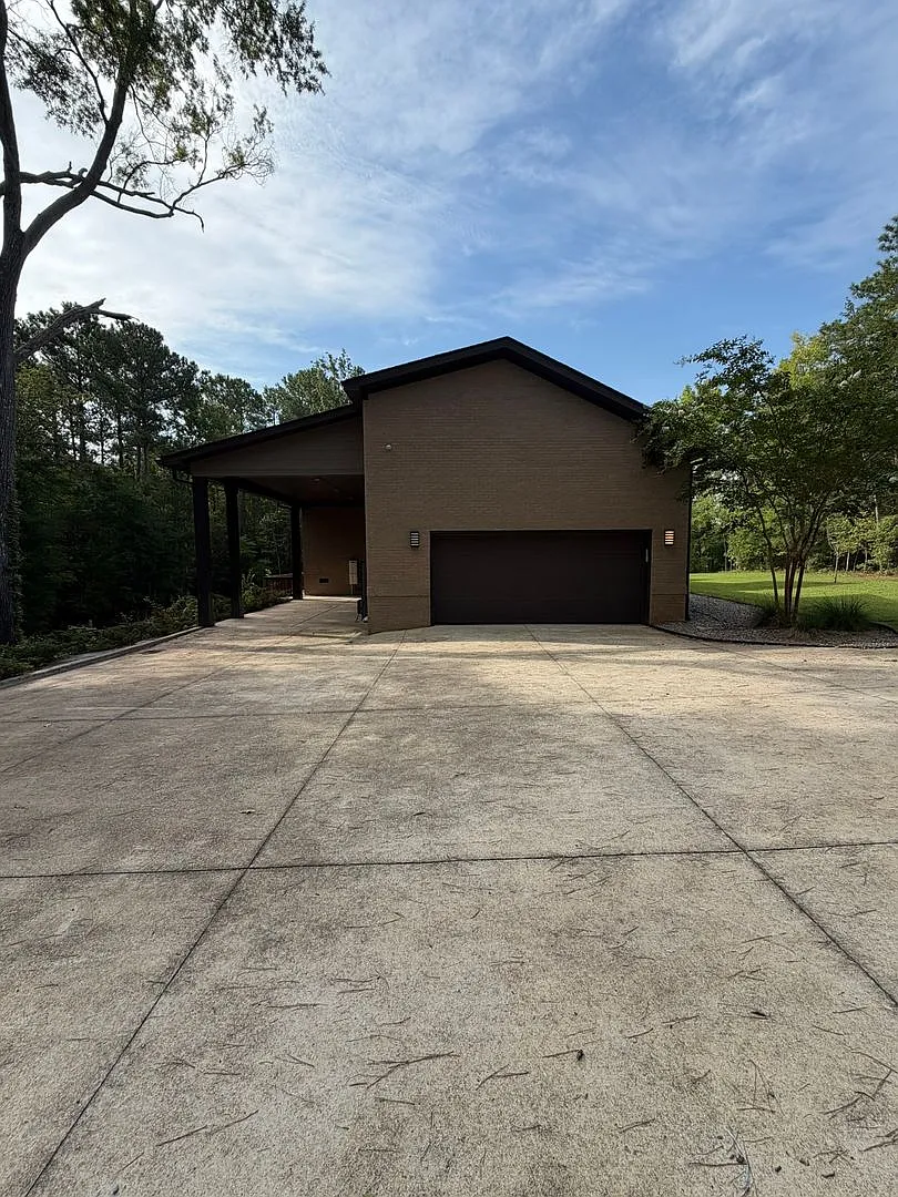 Custom Blythewood Retreat on 4+ Acres | Modern Design & Luxury Finishes — Photo 2
