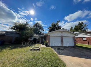 6208 SE 10th St, Midwest City, OK 73110