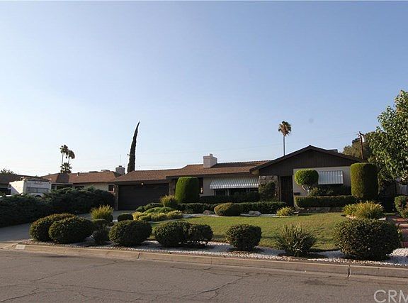 3rd image of 1410 Orchid Dr