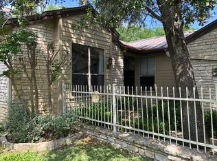 2201 Rock Creek Dr, Kerrville, TX 78028
