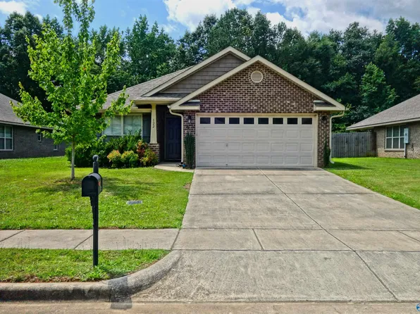 122 Bermuda Lakes Dr, Meridianville, AL 35759