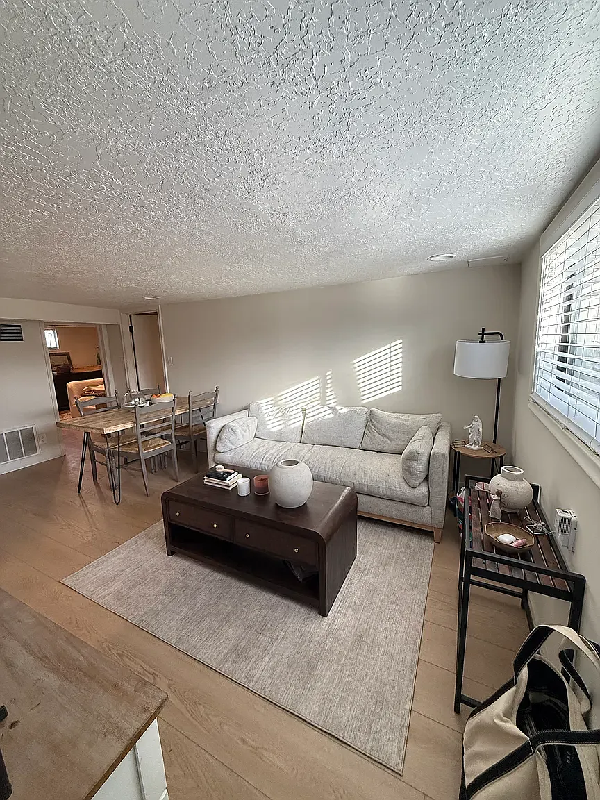 2 bed, 939 sqft, $1,749 — Photo 3