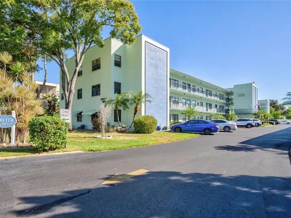 5973 Terrace Park Dr N Unit 111, Saint Petersburg, FL 33709