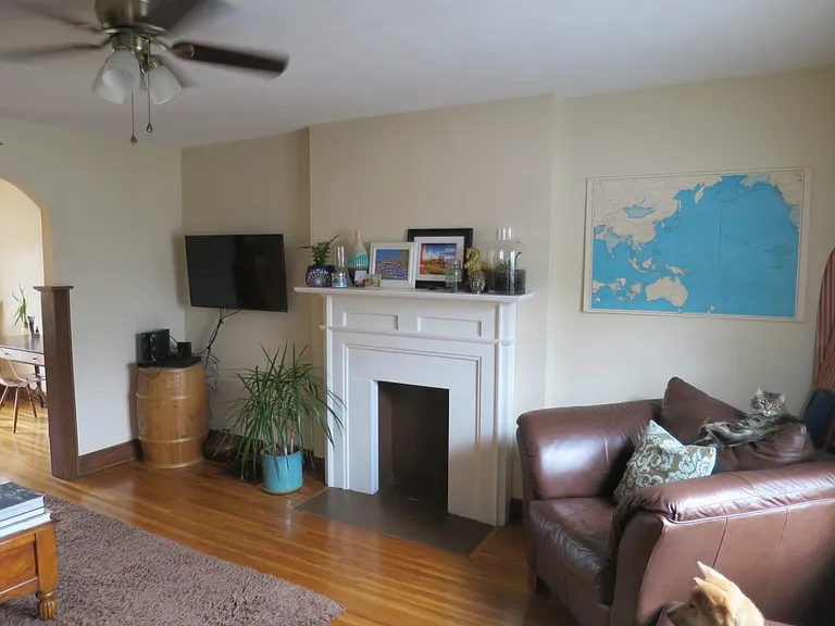 143 W California Ave — Photo 3