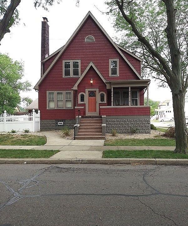 1st image of 110 1st St