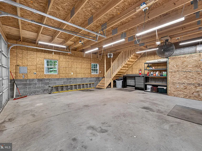 6443 Walters Woods Dr — Photo 77