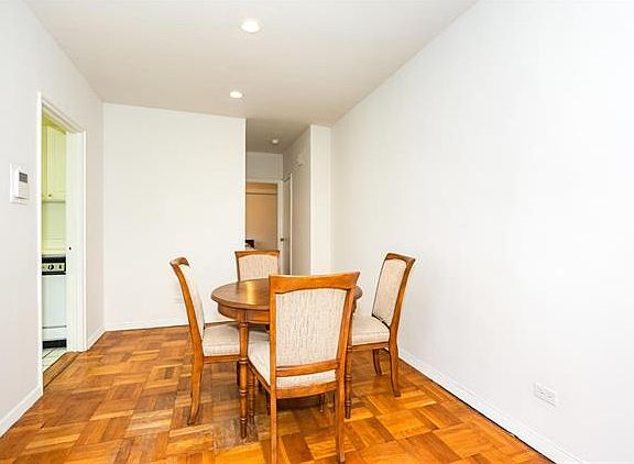 5th image of 3750 Hudson Manor Ter APT 5EE