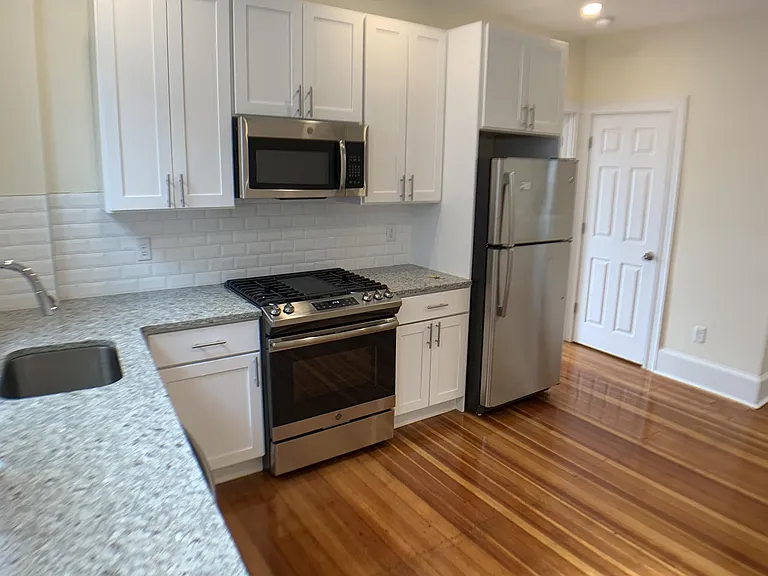9 Seaverns Ave #2R — Photo 1
