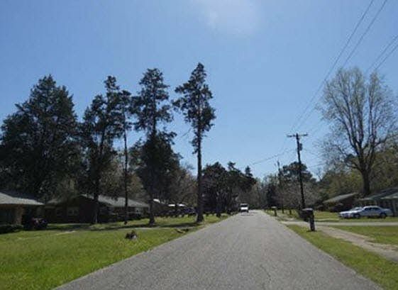 2nd image of 301 Barrett Rd