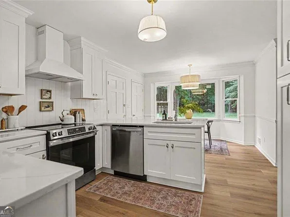 120 Marilyn Ct, Fayetteville, GA 30214