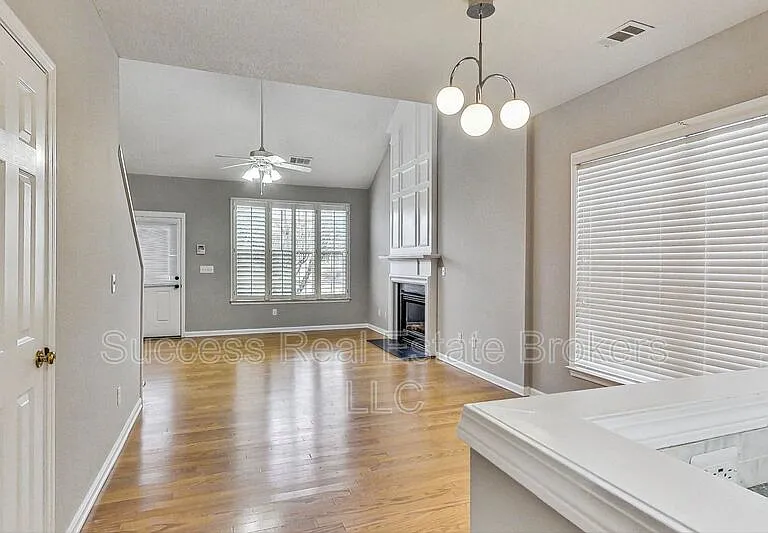 1645 Heyford Cir NW — Photo 18