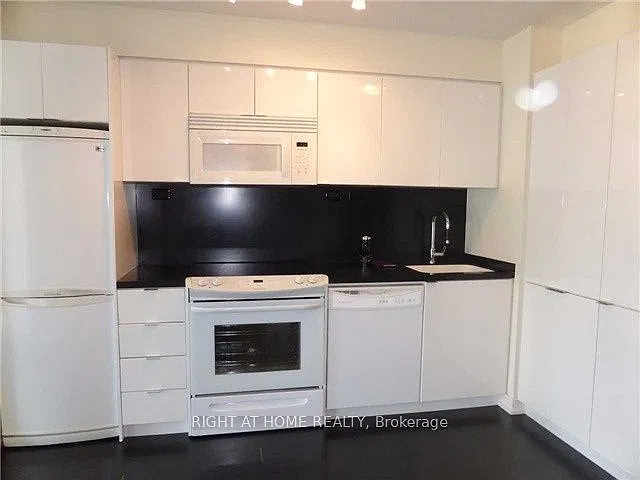 1 bed, $2,400 — Photo 4